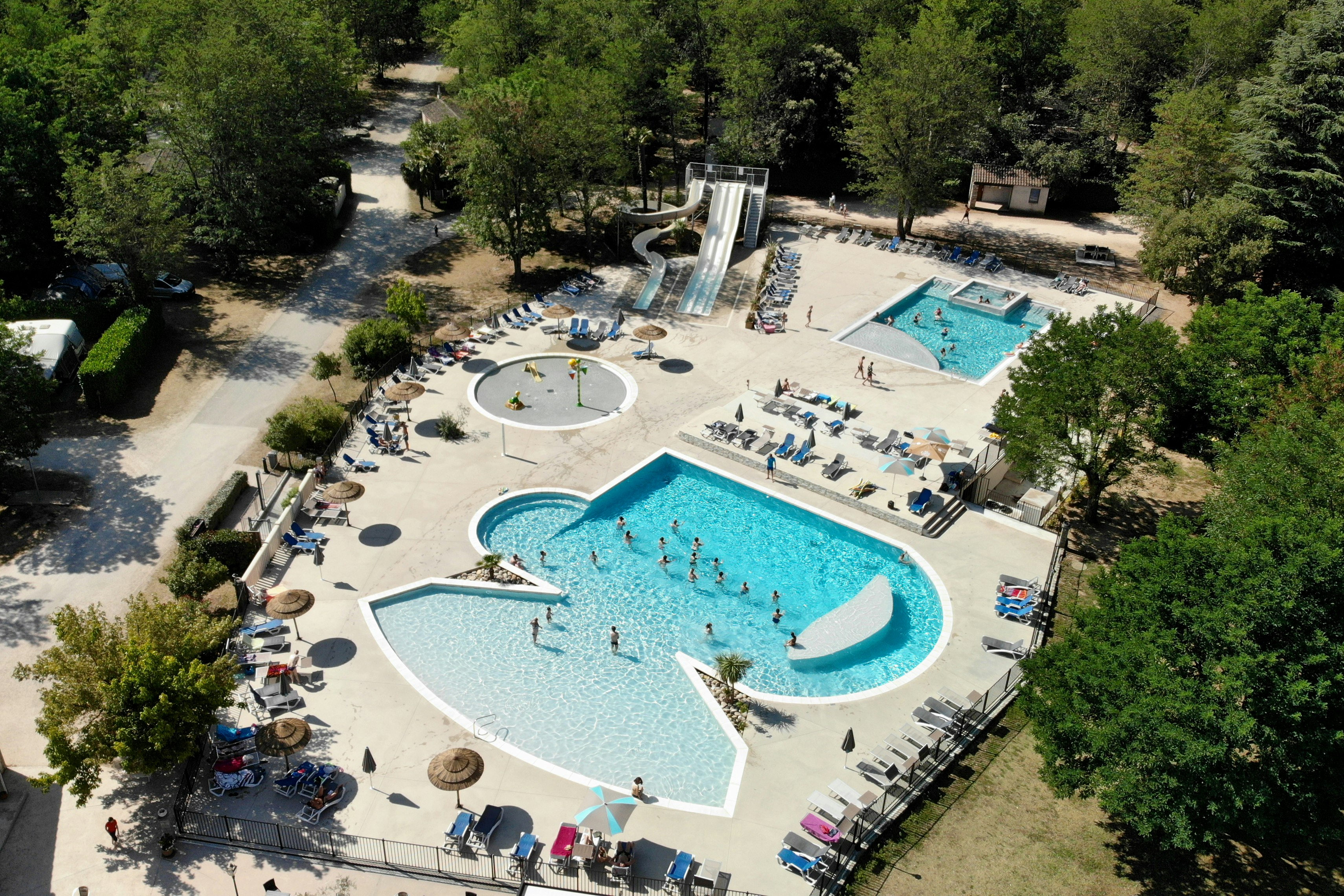 Camping La Grand'Terre - Luftaufnahme des Freibades