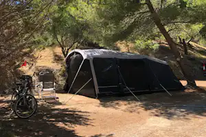 Camping La Grange Neuve - Zelt auf Standplatz