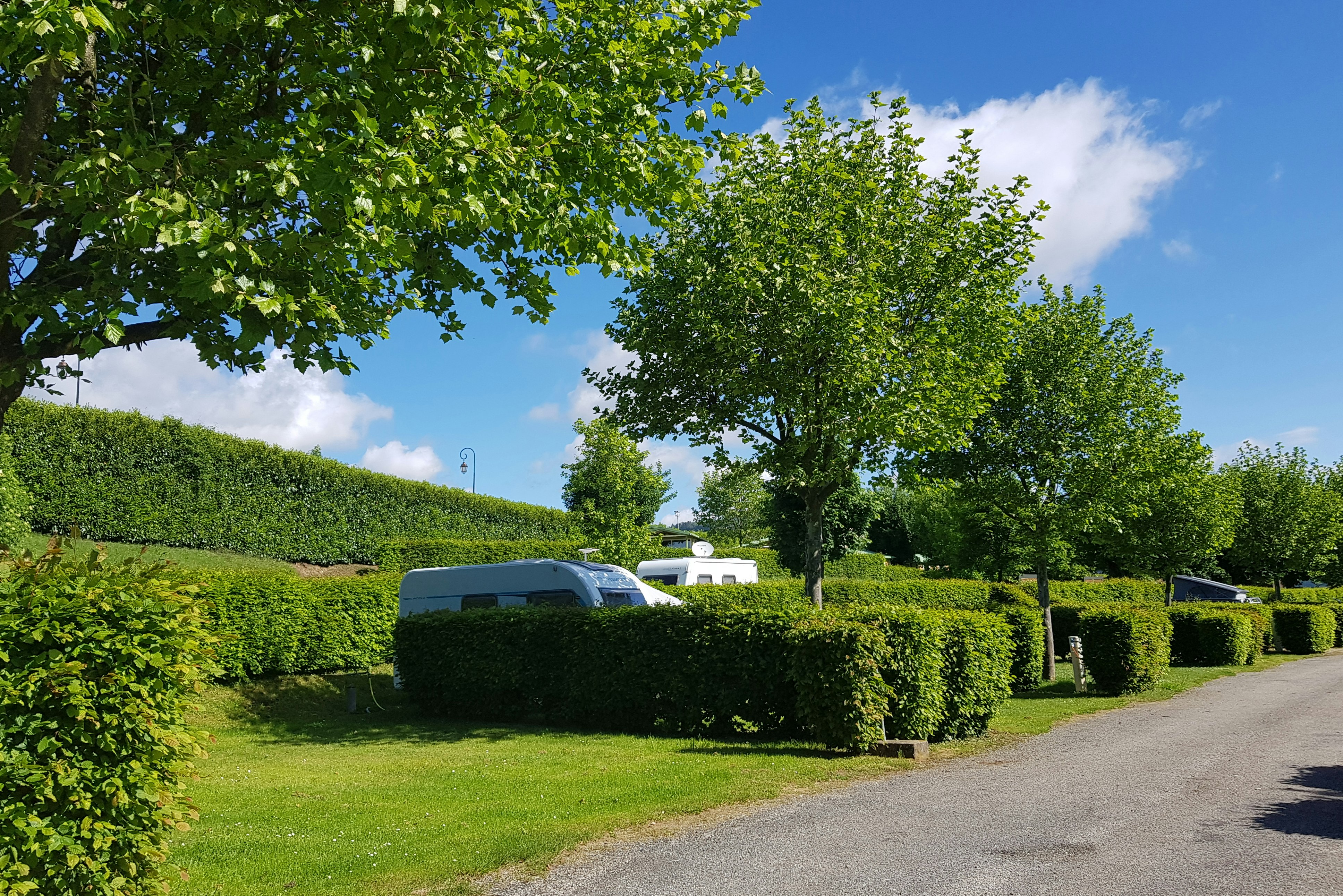 Camping La Grappe Fleurie - Standplätze auf dem Campingplatz