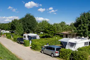 Camping La Grappe Fleurie - Standplätze auf dem Campingplatz