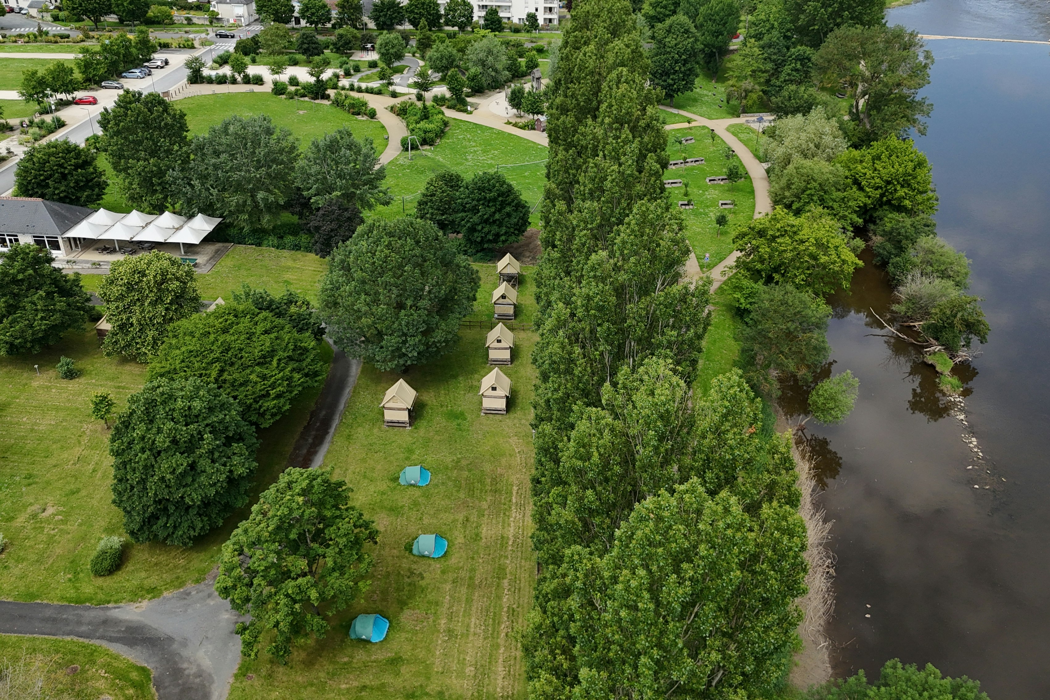 Onlycamp La Gâtine  - Campingplatz am Fluss aus der Vogelperspektive