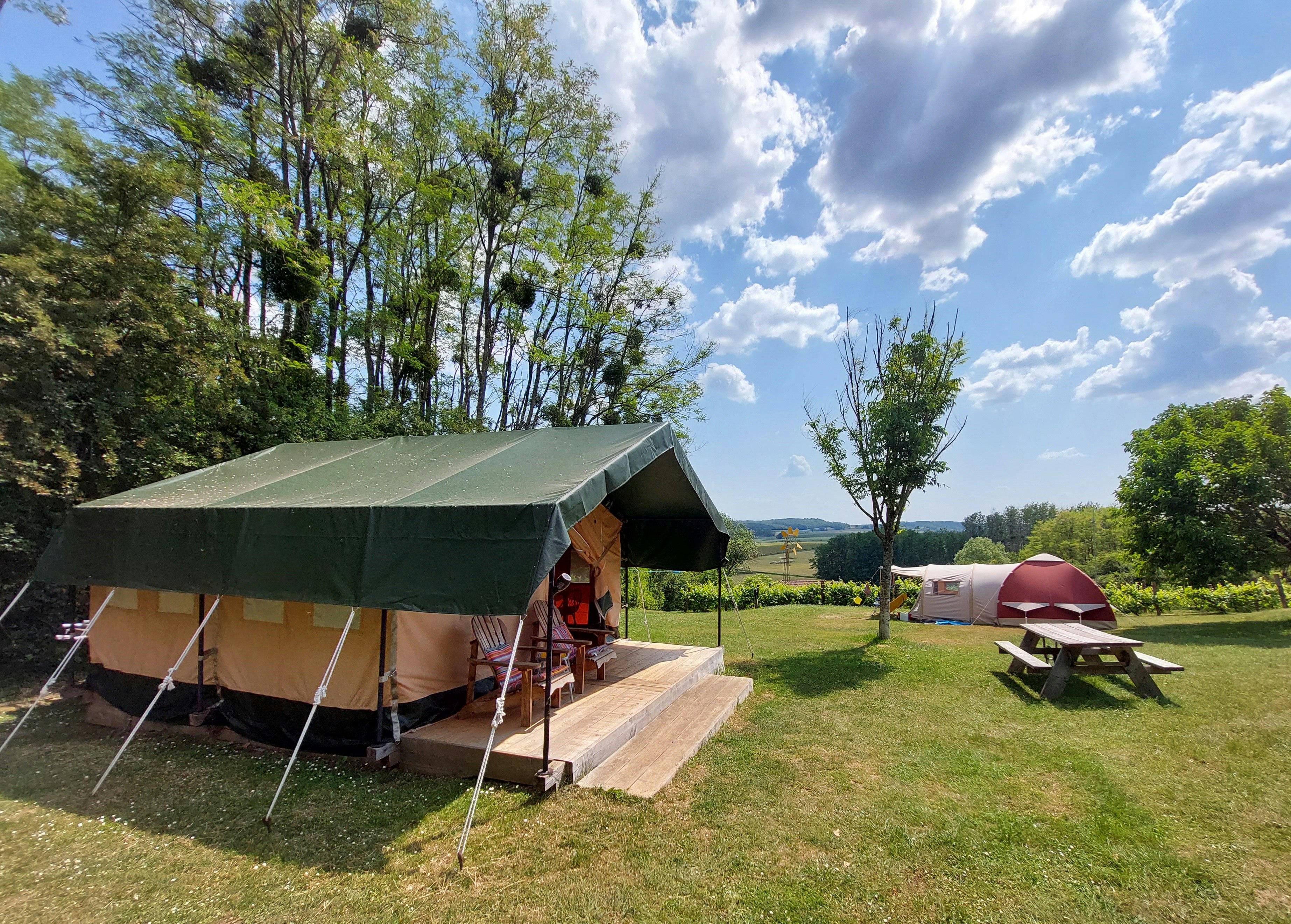 Camping La Jonquille - Glamping-Zelt auf dem Campingplatz