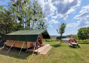 Camping La Jonquille - Glamping-Zelt auf dem Campingplatz