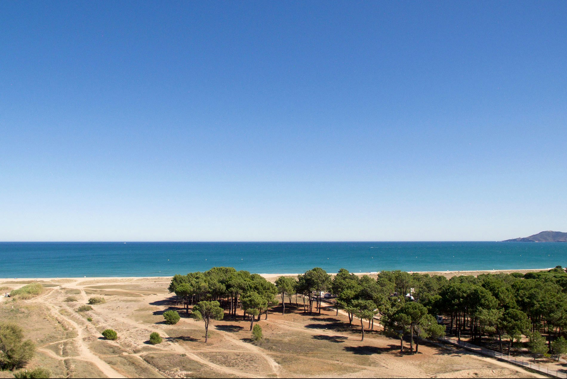 Yelloh! Village La Marende  Camping La Marende - Blick auf den Strand in der Umgebung des Campingplatzes