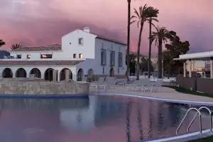 Camping La Media Legua - Blick auf das Freibad des Campingplatzes