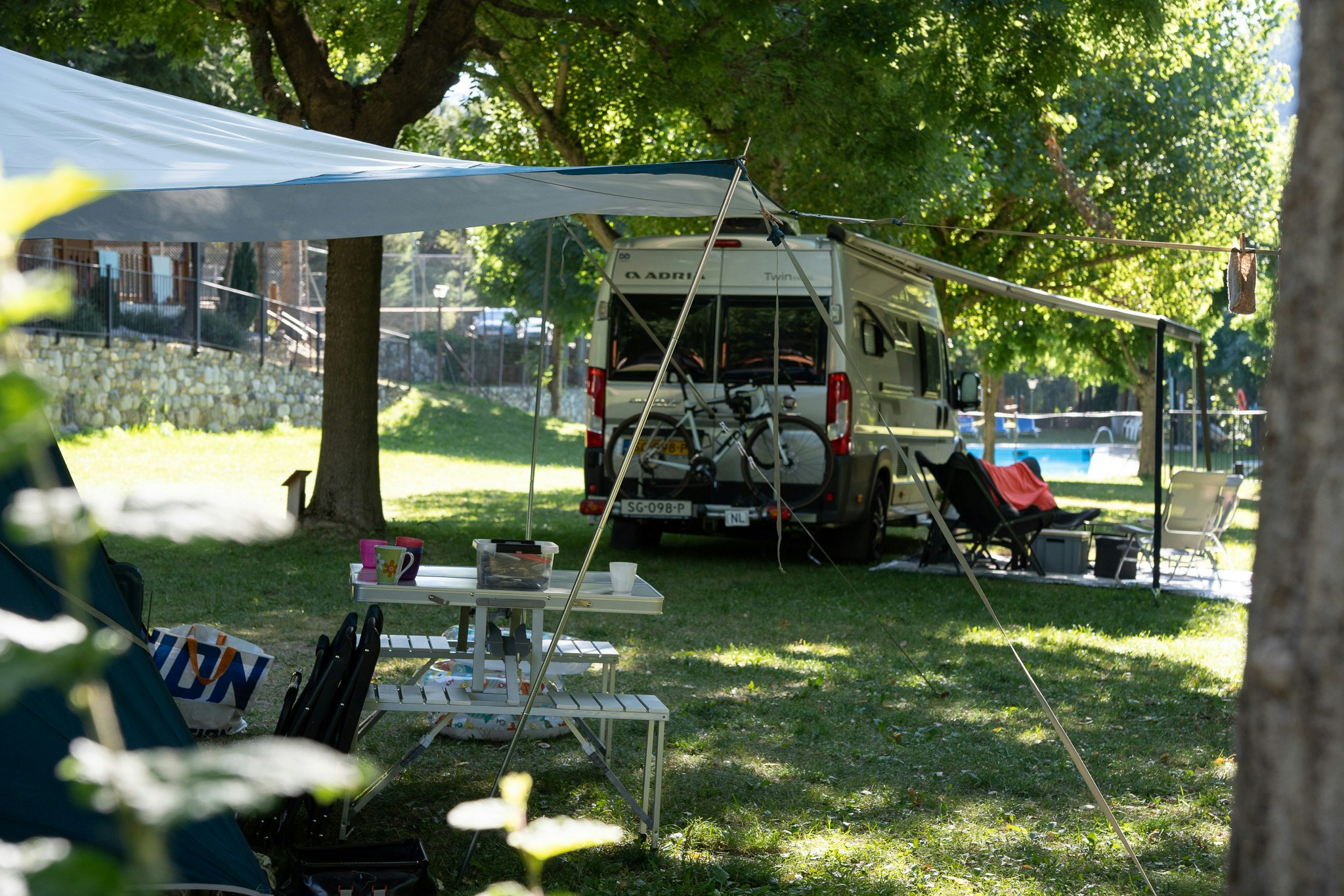 Camping La Mola  - Standplätze im Grünen auf dem Campingplatz