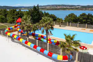 Camping Capfun La Nautique Camping La Nautique - Außenpoolanlage mit Rutsche des Campingplatzes