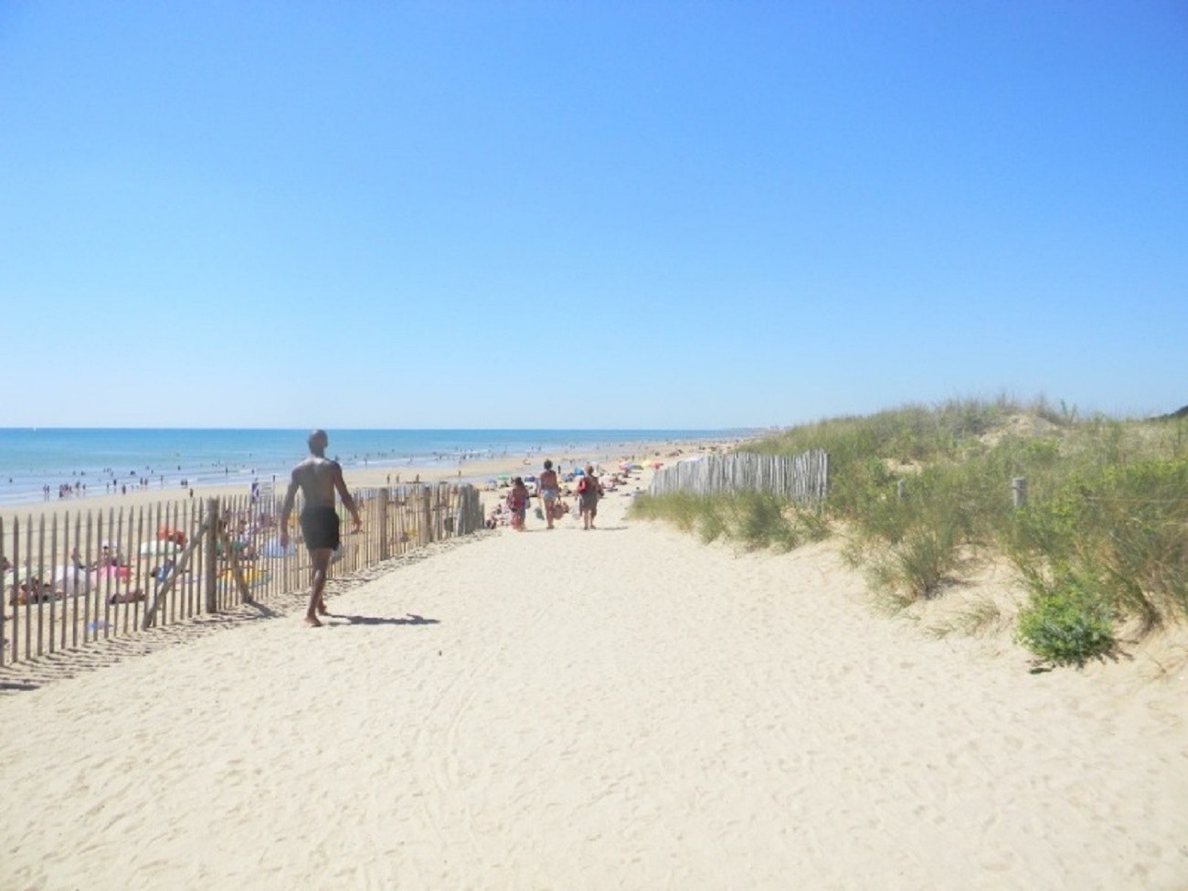 Camping-Club Mahana  Camping La Pège - Blick auf den Strand am Campingplatz