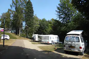 Camping La Pinède - Wohnwagen- und Zeltstellplatz auf dem Campingplatz