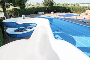 Camping La Pineda de Salou - Rutschen im Wasserpark des Campingplatzes