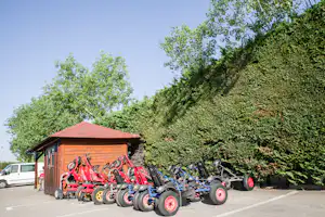 Camping La Pineda de Salou - Spielgeräte für Kinder auf dem Campingplatz