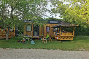 Camping La Plage - Mobilheim mit Veranda auf dem Campingplatz