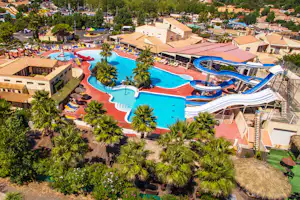Camping La Plage et du Bord de Mer - Pool vom Campingplatz mit Wasserrutsche