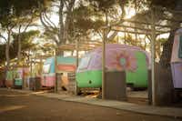 Camping La Playa Ibiza  - überdachter Wohnwagen- und Zeltstellplatz vom Campingplatz