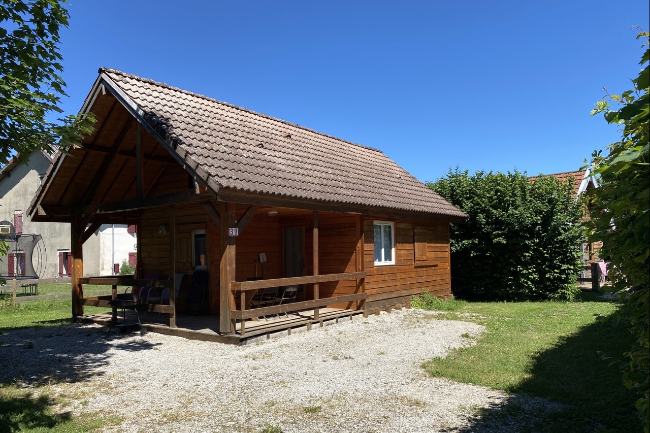 Camping la Prairie - Mobilheim mit Terrasse auf dem Campingplatz
