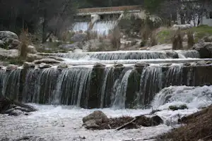 Camping La Puerta - Wasserfall vom Rio Alharabe in der Nähe vom Campingplatz