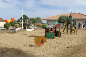 Camping la Renaudière - Spielplatz auf dem Campingplatz