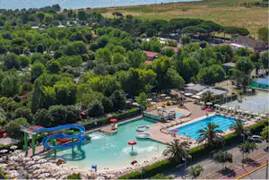 La Risacca Family Collection - Luftaufnahme des Campingplatzes mit Wasserpark