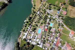 Camping La Riva - Übersicht auf das Campingplatzgelände aus der Vogelperspektive