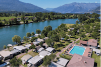 Camping La Riva - Luftaufnahme des Campingplatzes direkt am Fluss