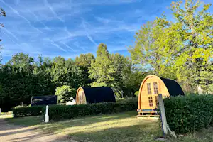 Camping La Rivière Dorée - Mobilheim-Pods auf der Wiese