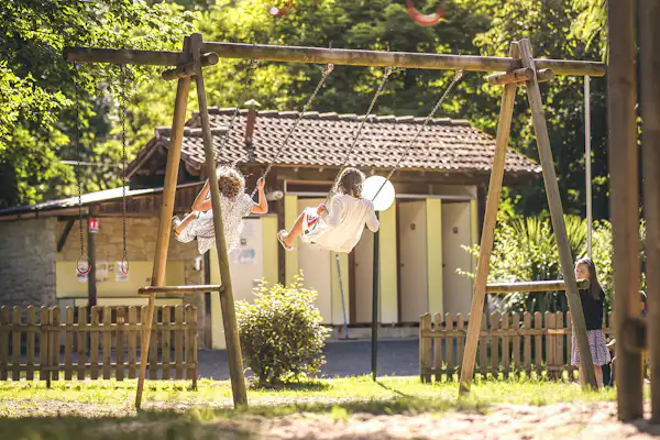 Camping La Rivière (Lacave)