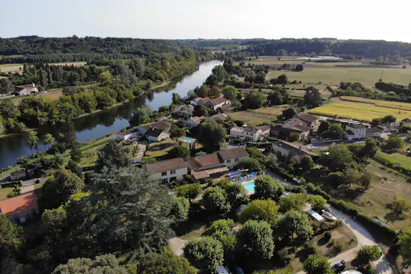 Camping La Rivière Fleurie