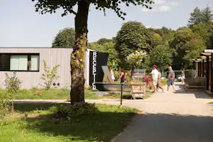 Le Florenville Camping Camping La Rosière - Blick auf die Rezeption des Campingplatzes