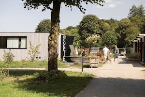 Le Florenville Camping Camping La Rosière - Blick auf die Rezeption des Campingplatzes