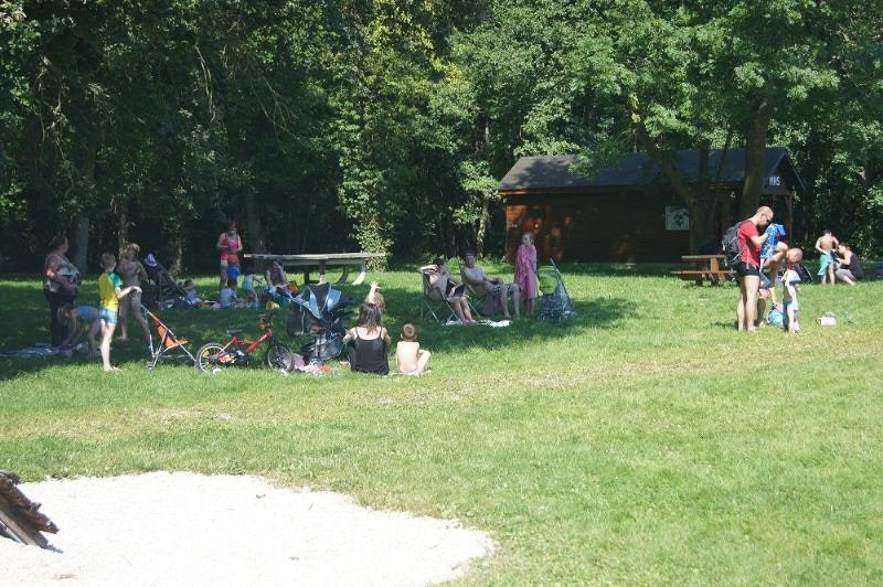 Flower Camping La Samaritaine - Liegewiese auf dem Campingplatz