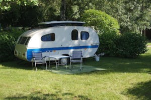 Flower Camping La Samaritaine - Standplätze im Grünen auf dem Campingplatz
