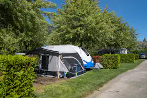 Relais de la Sarvaz Camping La Sarvaz - Standplätze im Grünen auf dem Campingplatz