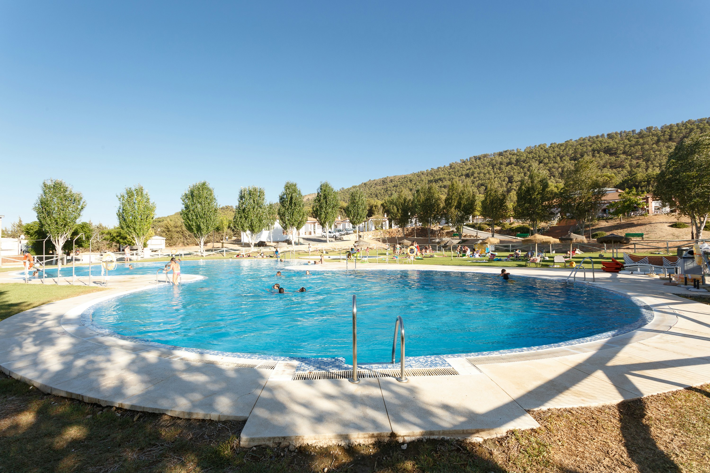 Camping La Sierrecilla - Poolbereich auf dem Campingplatz