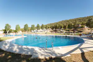 Camping La Sierrecilla - Poolbereich auf dem Campingplatz