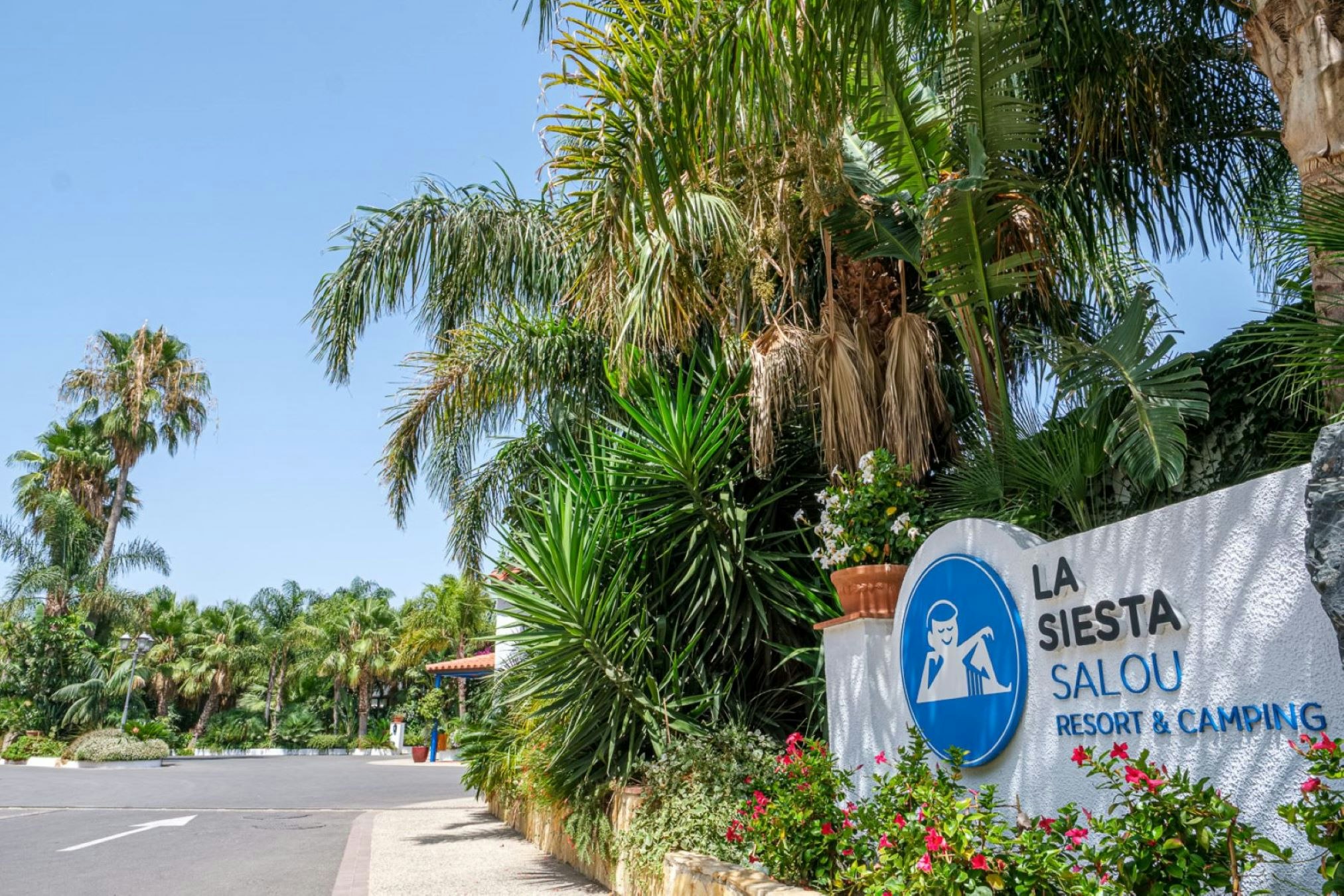 La Siesta Salou Resort & Camping  Camping La Siesta Salou DE SALOU - Einfahrt des Campingplatzes