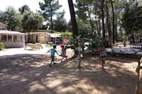 Camping La Simioune  -  Spielplatz auf dem Campingplatz