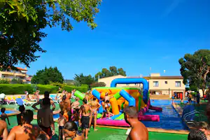 Camping La Sirena - Wasserspielplatz im Pool vom Campingplatz