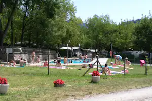 Camping La Soleia d'Oix - Poolbereich auf dem Campingplatz
