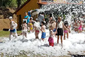 Camping La Soleia d'Oix - Schaumparty auf dem Campingplatz