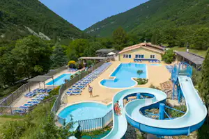 Camping Source du Jabron Camping la Source du Jabron - Rutschen im Wasserpark des Campingplatzes