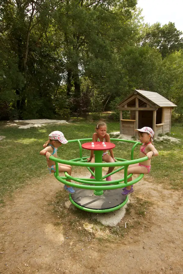 Camping La Source (Berrias-et-Casteljau)