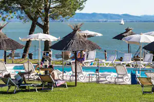 Camping La Spiaggia - Restaurant mit Terrasse auf dem Campingplatz