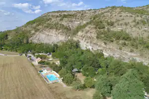 Camping La Turelure - Blick auf das Gelände vom Campingplatz aus der Vogelperspektive