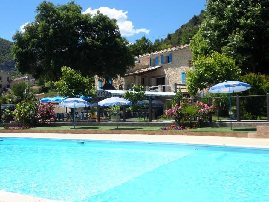 Camping La Vallée Bleue (Sahune)