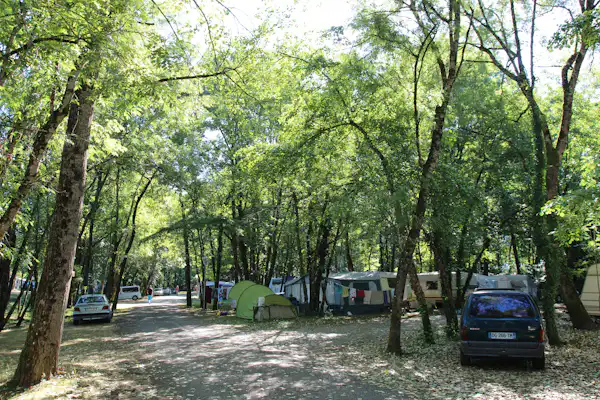Camping La Vallée Bleue (Montalieu-Vercieu)