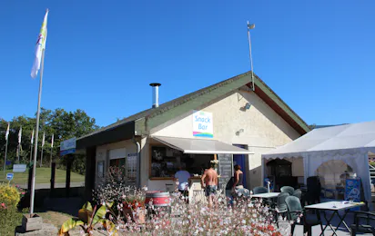 Camping La Vallée Bleue (Montalieu-Vercieu)