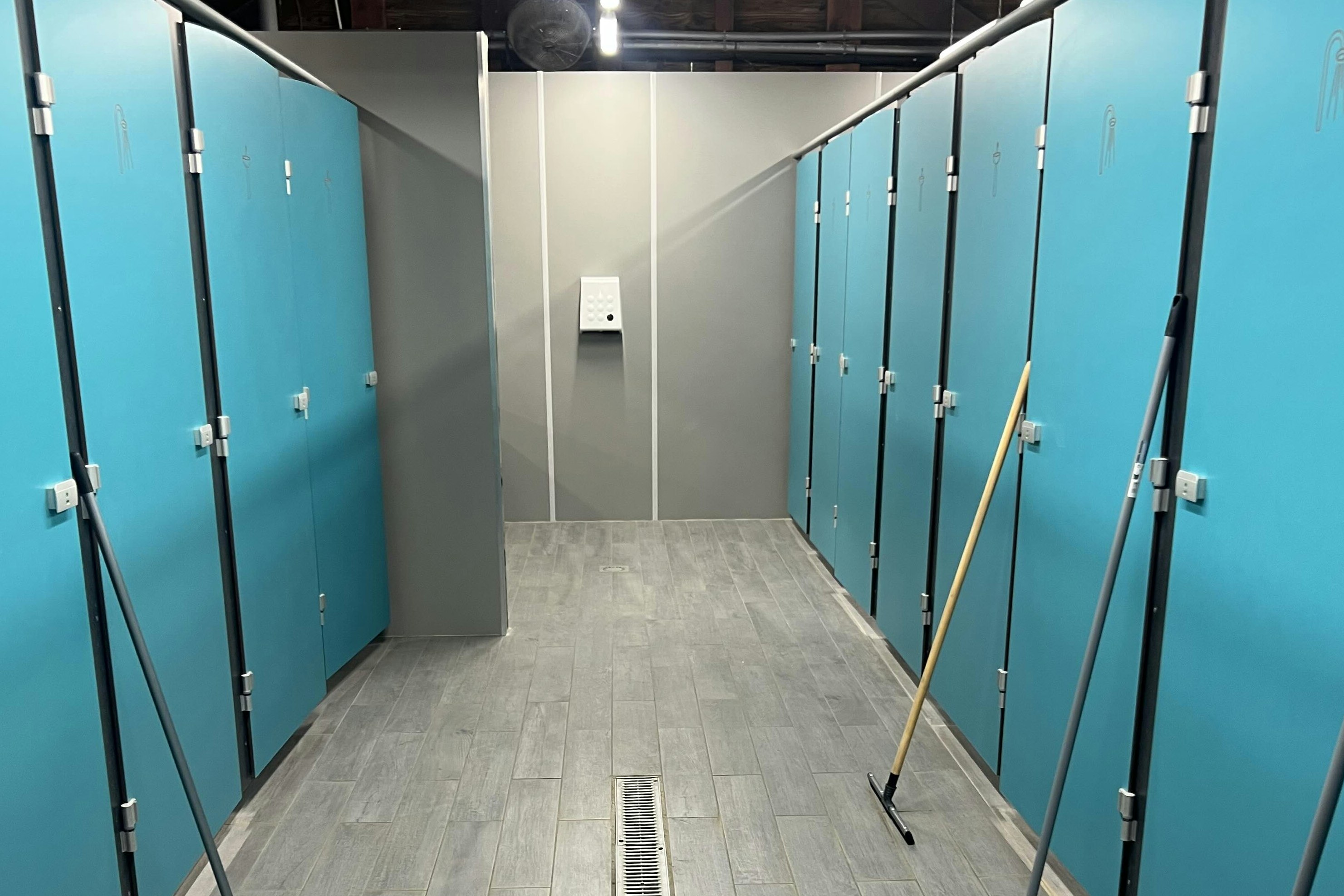 Camping La Vallée de l'Indre  - Innenansicht des Sanitärgebäudes