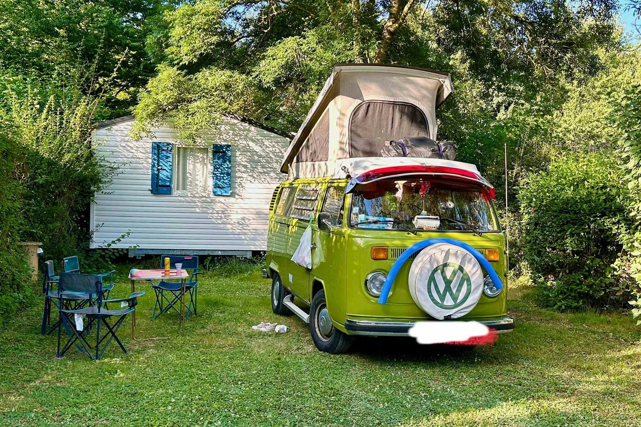 Camping La Vallée des Vignes - Standplätze im Grünen auf dem Campingplatz