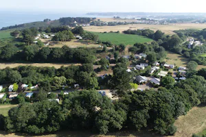 Camping La Vallée - Übersicht auf das gesamte Campingplatz Gelände