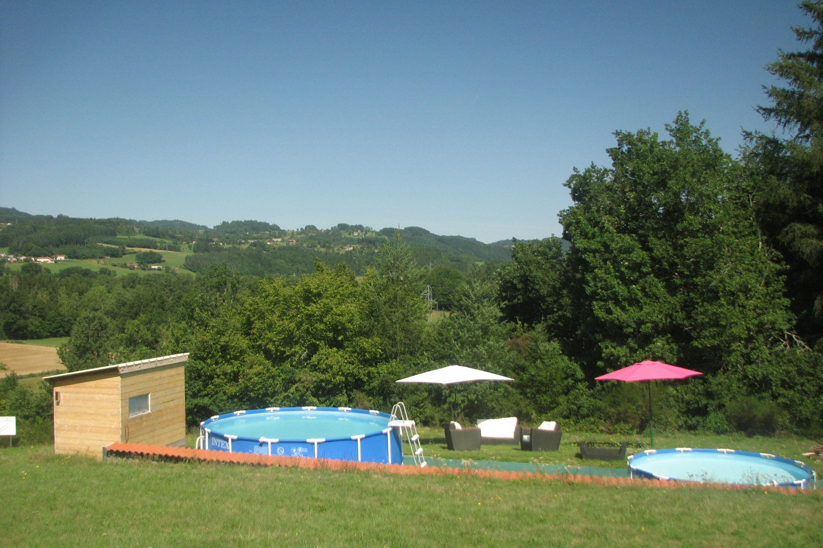Camping La Vallée Verte - Pools im Freien auf dem Campingplatz